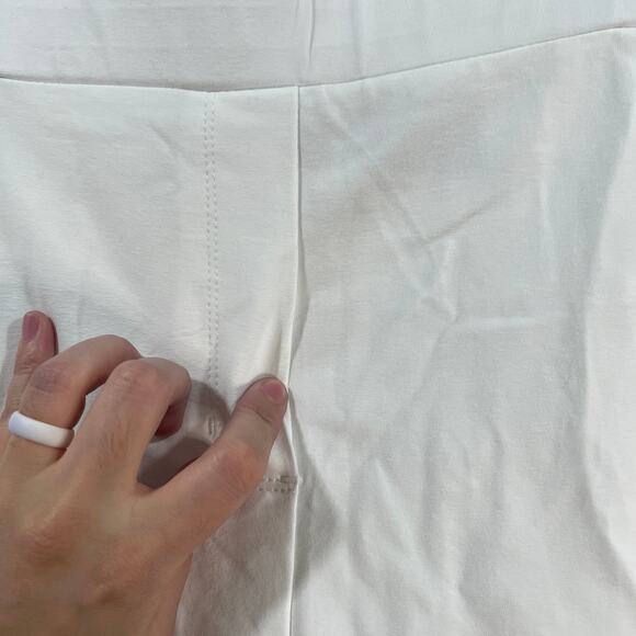 Susan Graver Weekend Petite Premium Stretch Slim Leg Pedal White, Petite 1X - Picture 9 of 10